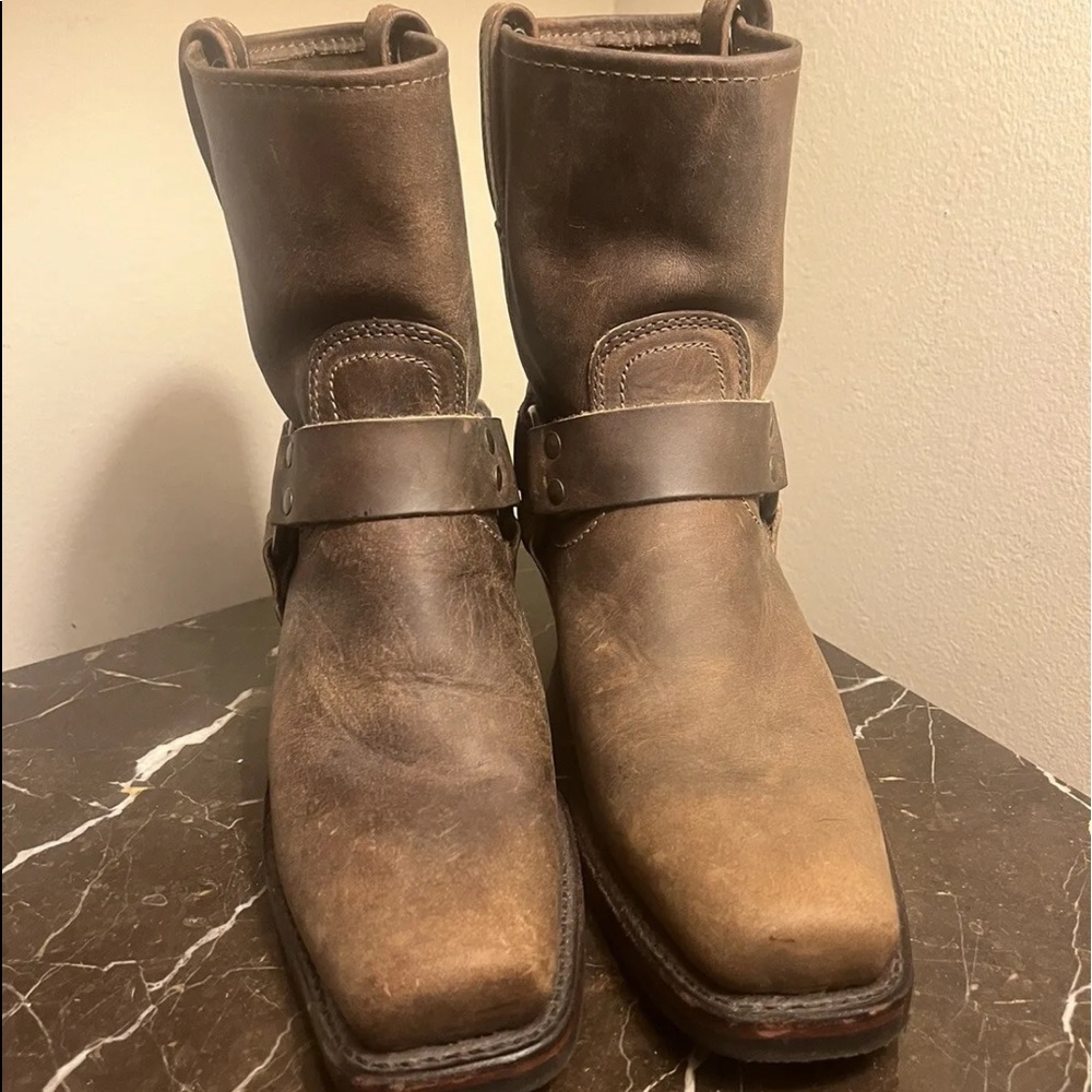Frye Womens Harness 8R Pull On Square Toe Boots Tan Sz 7  $358